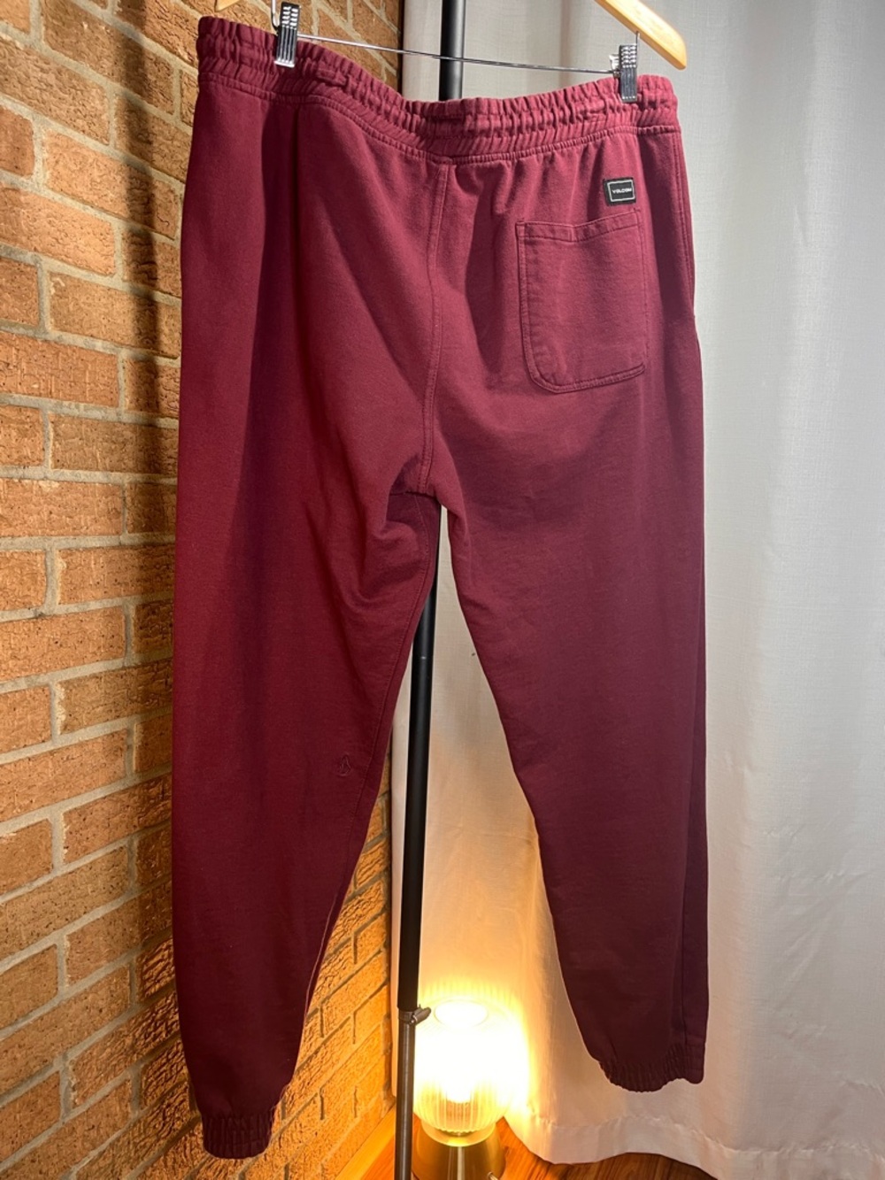 Volcom Burgundy Jogger Sweatpants XXL Men’s Unisex Wine Red Drawstring Lounge